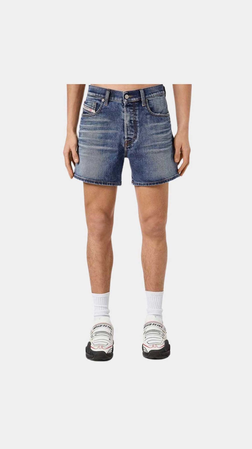 Pantalón corto Diesel D-KIRM-Z con etiqueta del logotipo