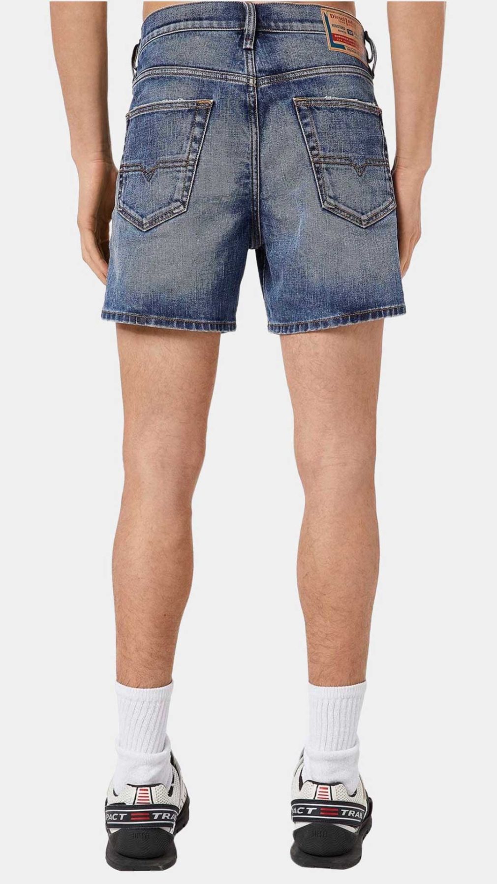 Pantalón corto Diesel D-KIRM-Z con etiqueta del logotipo