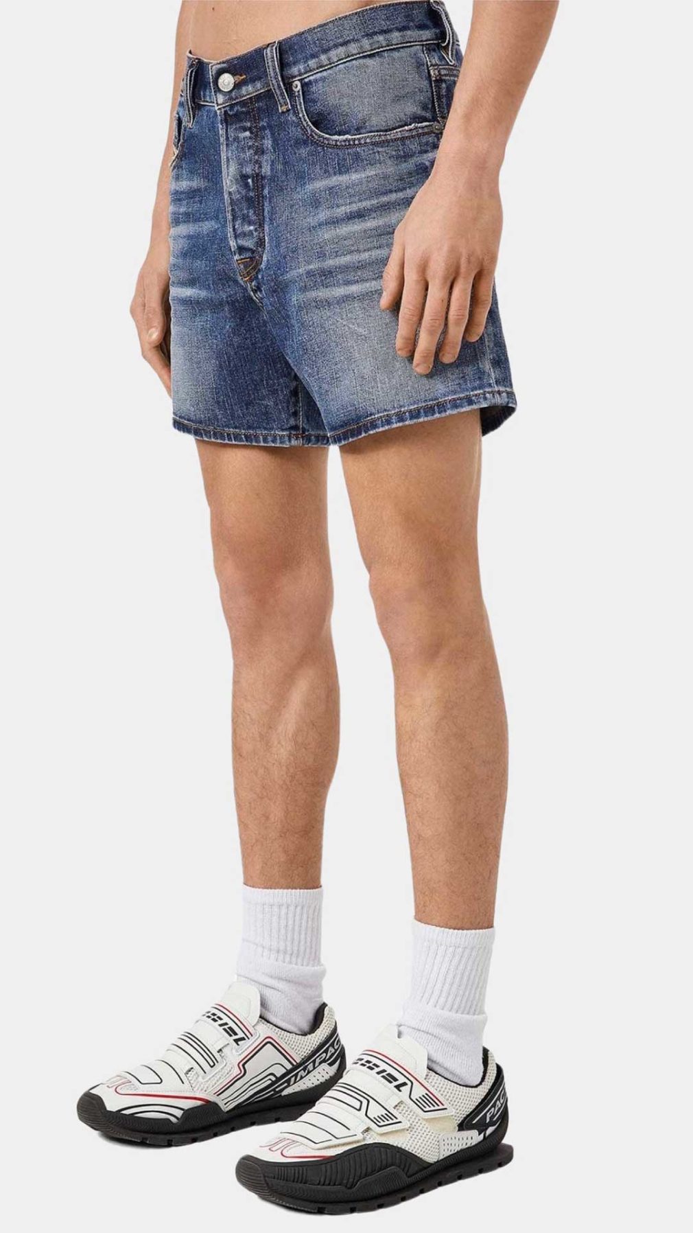 Pantalón corto Diesel D-KIRM-Z con etiqueta del logotipo