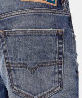 Pantalón corto Diesel D-KIRM-Z con etiqueta del logotipo