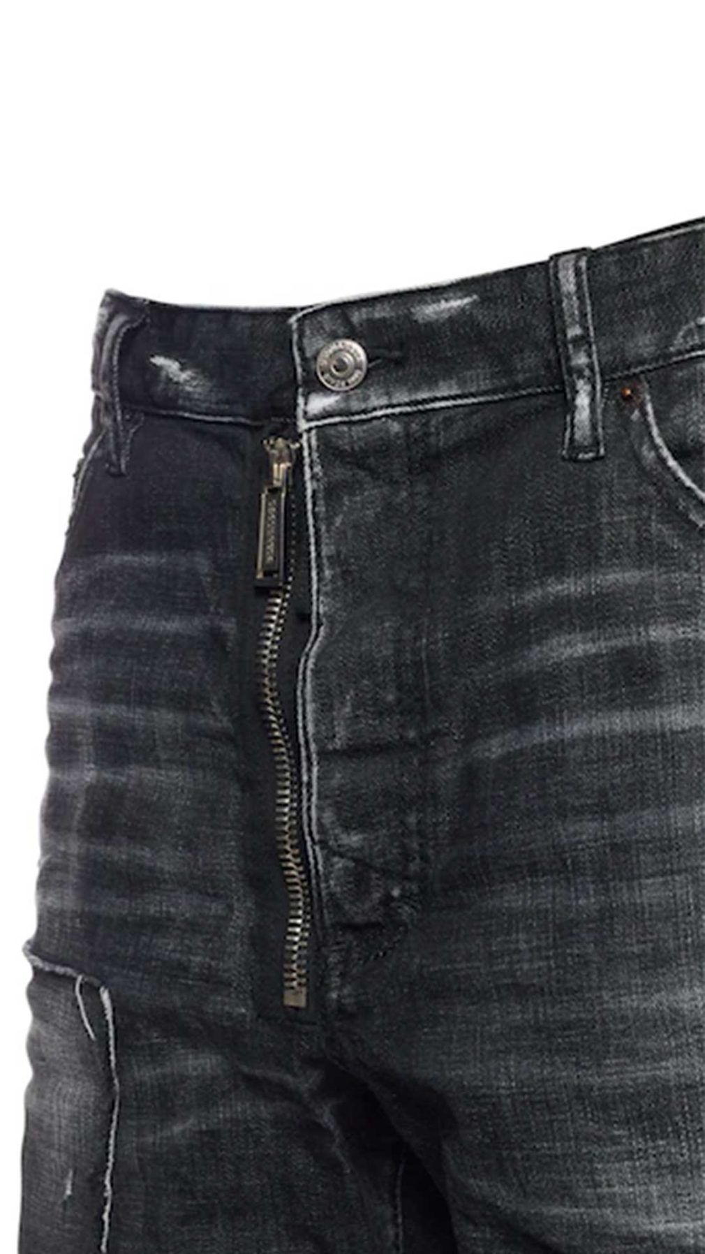 Pantalón corto Dsquared2 con detalle de cremallera en la parte delantera y etiqueta del logotipo
