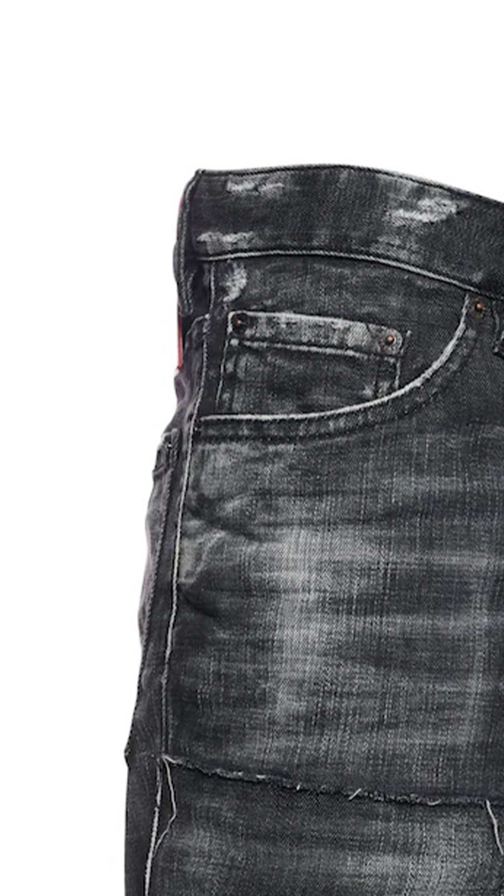Pantalón corto Dsquared2 con detalle de cremallera en la parte delantera y etiqueta del logotipo