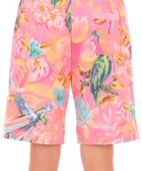 Pantalón corto rosa Moschino con estampado tropical
