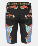 Pantalón corto Versace Jeans Couture con estampado barroco