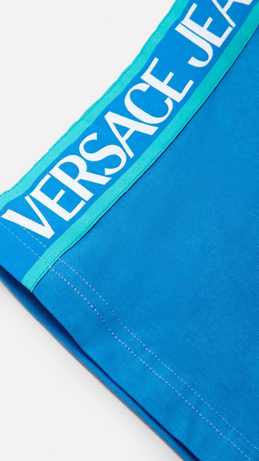 Camiseta Versace Jeans Couture con cinta del logotipo en los hombros