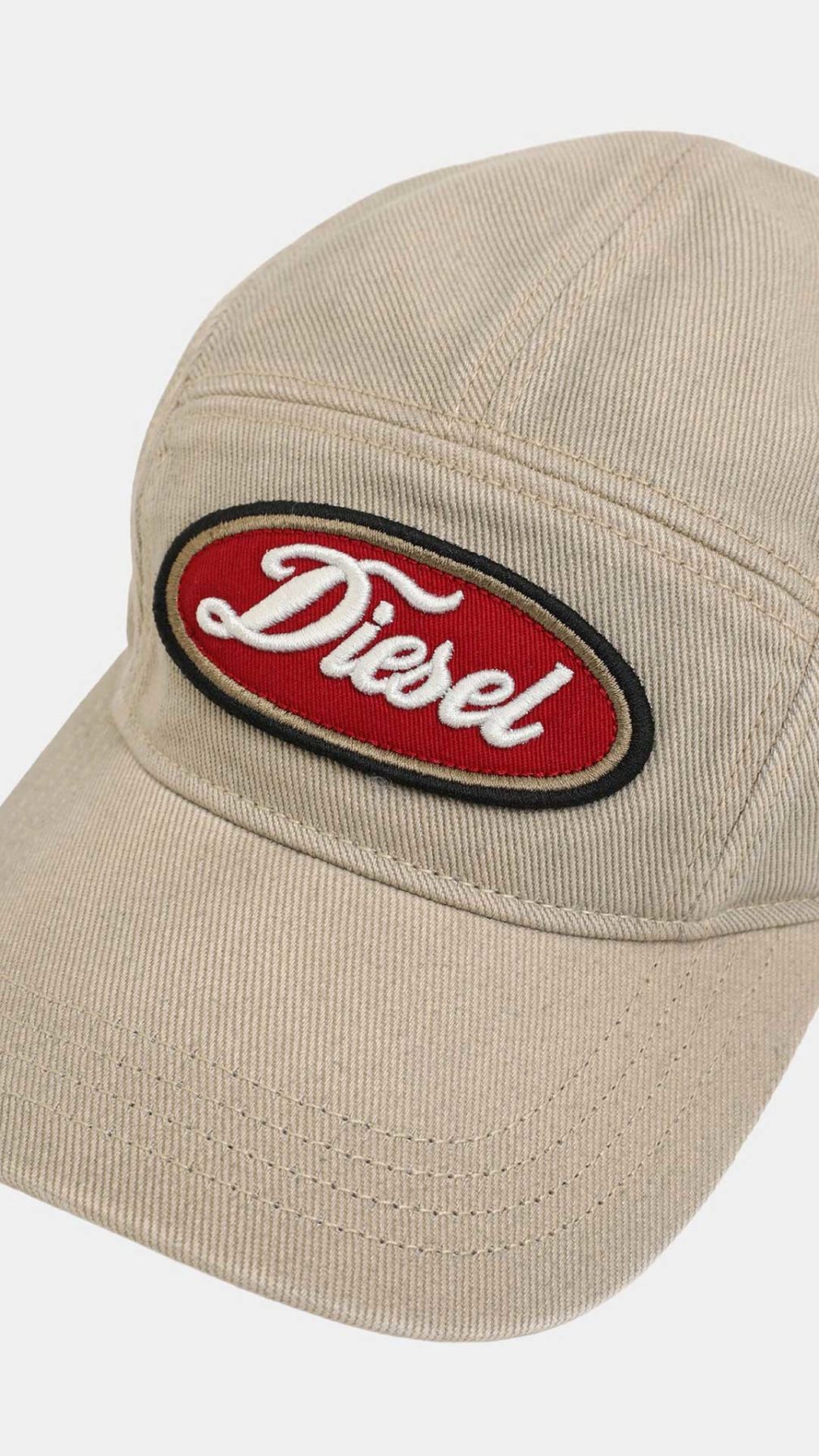 Gorra Diesel de béisbol tratada con parche con el logotipo