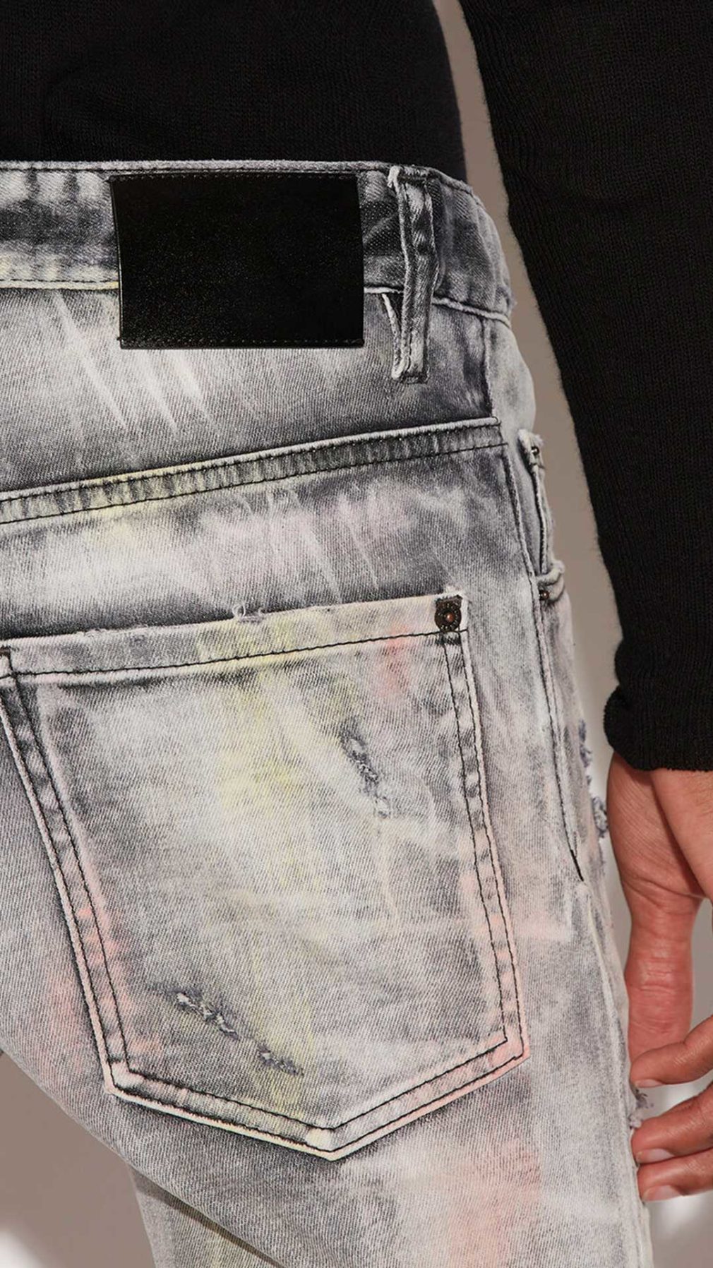 Jeans Skater Dsquared2 con estampado de grafiti en la parte delantera