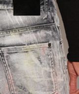 Jeans Skater Dsquared2 con estampado de grafiti en la parte delantera