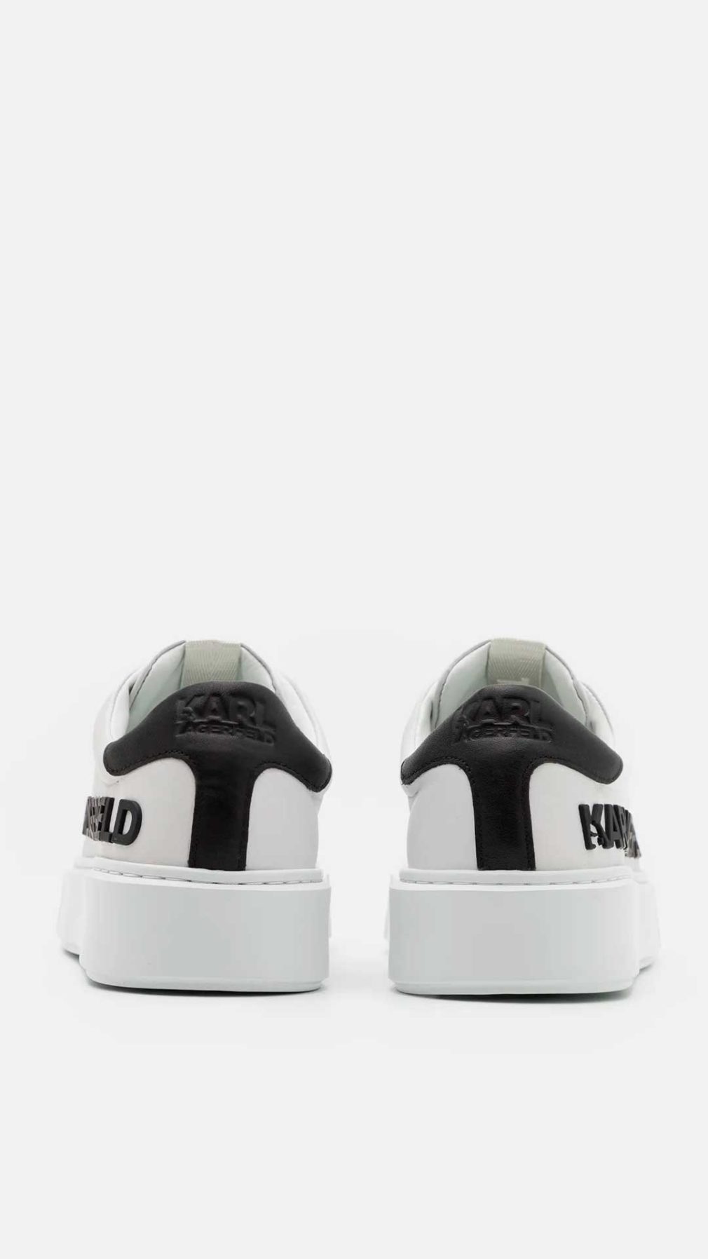 Deportiva Karl Lagerfeld  con logotipo en relieve en el lateral
