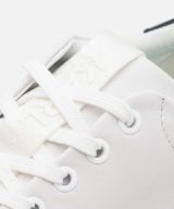 Deportiva Karl Lagerfeld  con logotipo en relieve en el lateral