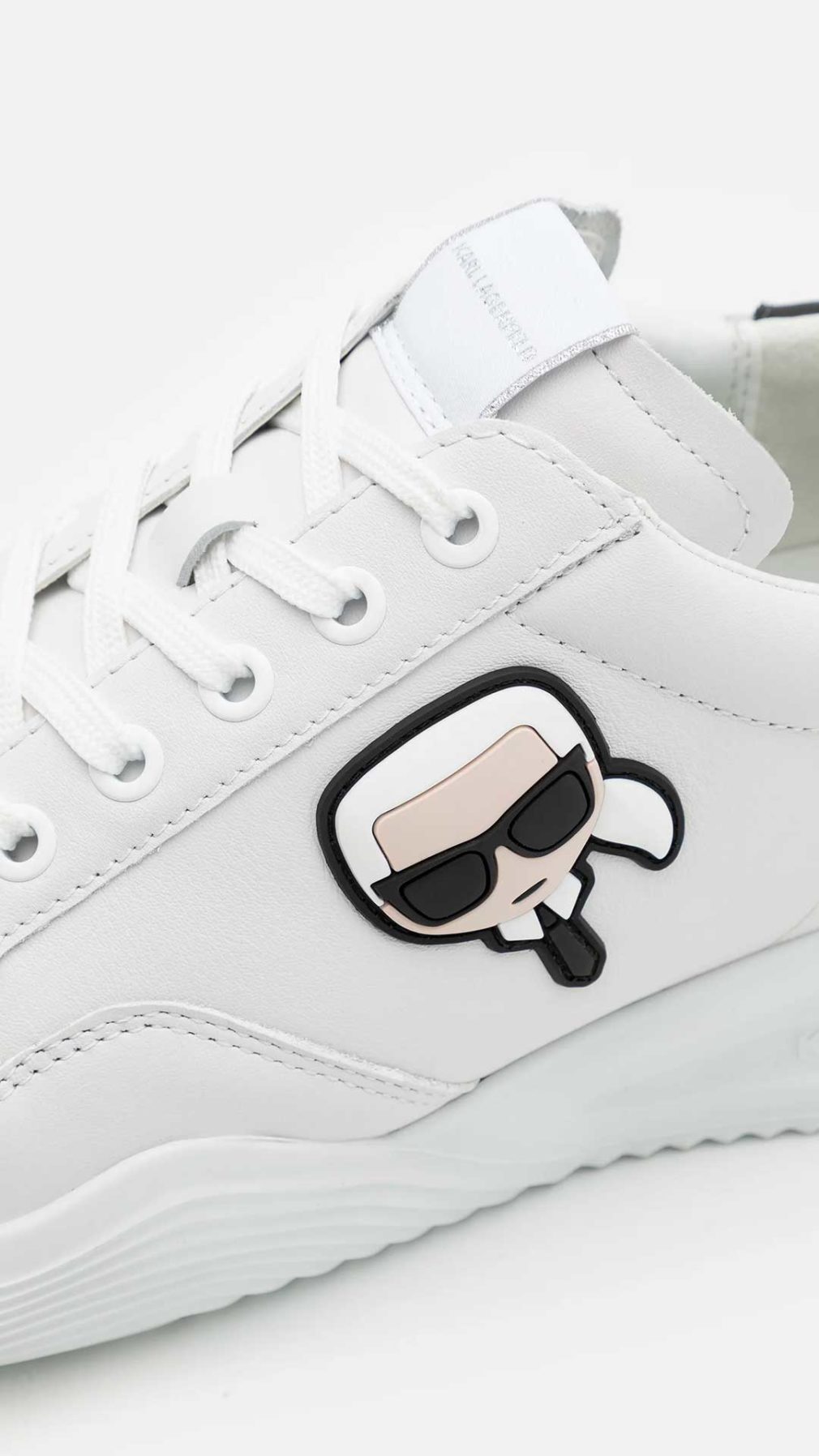 Deportiva Karl Lagerfeld con logotipo icónico