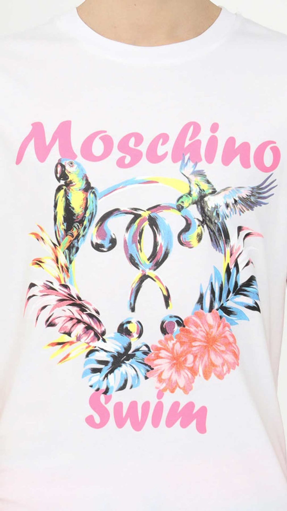 Camiseta blanca Moschino con logotipo