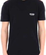 Camiseta negra de Moschino con logotipo en el pecho
