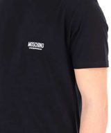 Camiseta negra de Moschino con logotipo en el pecho