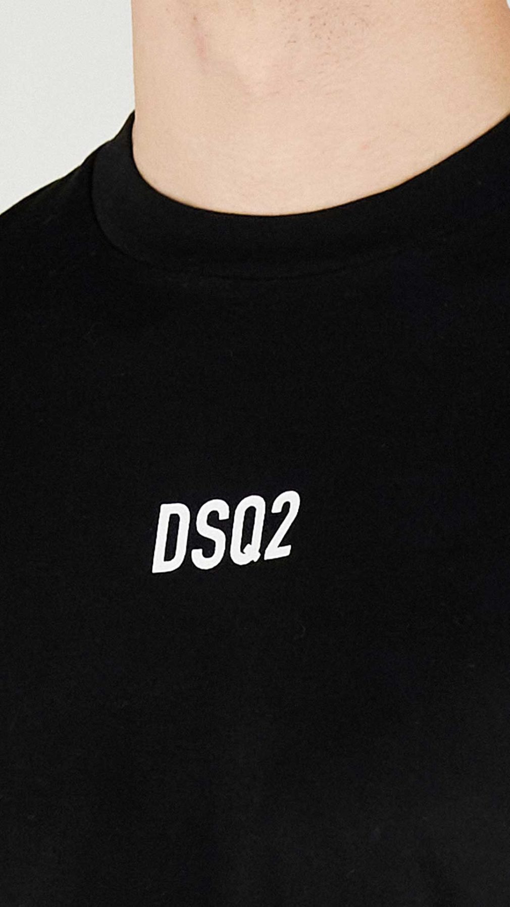 Camiseta Dsquare2d con logotipo en el pecho DSQ2