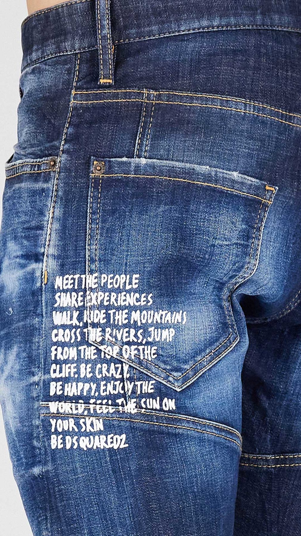 Jeans Tedy Biker Dsquared2 con texto en la parte izquierda de la pierna