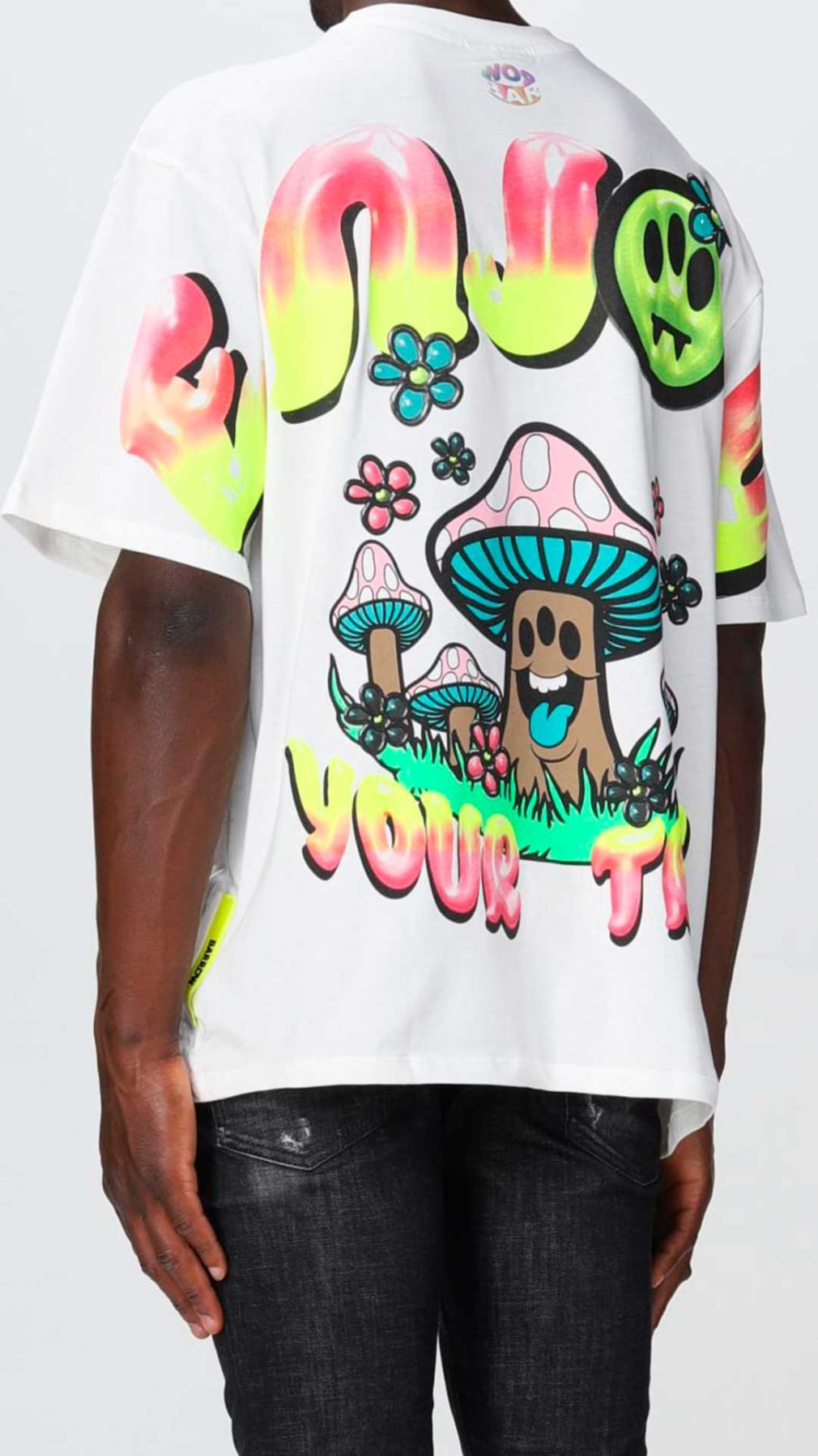 Camiseta Barrow con logotipo en el pecho