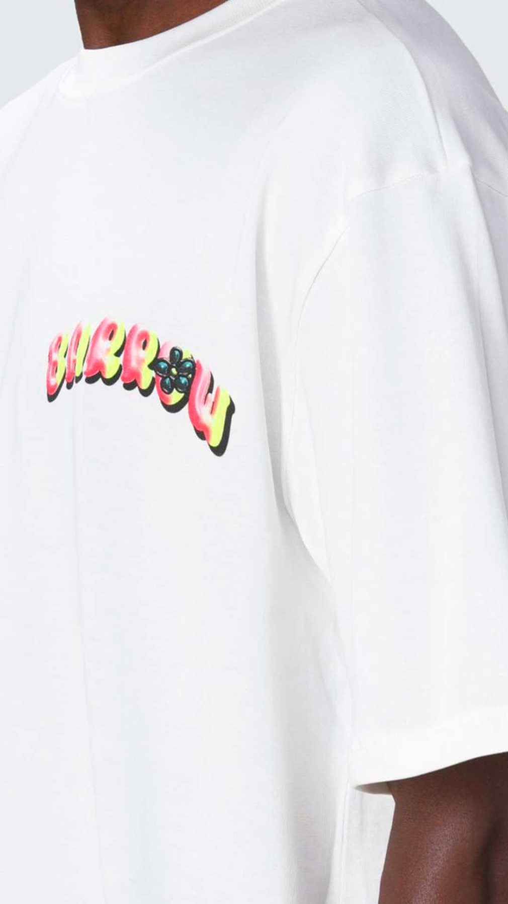 Camiseta Barrow con logotipo en el pecho