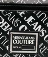Riñonera Versace Jeans Couture con logotipo estampado en toda la pieza