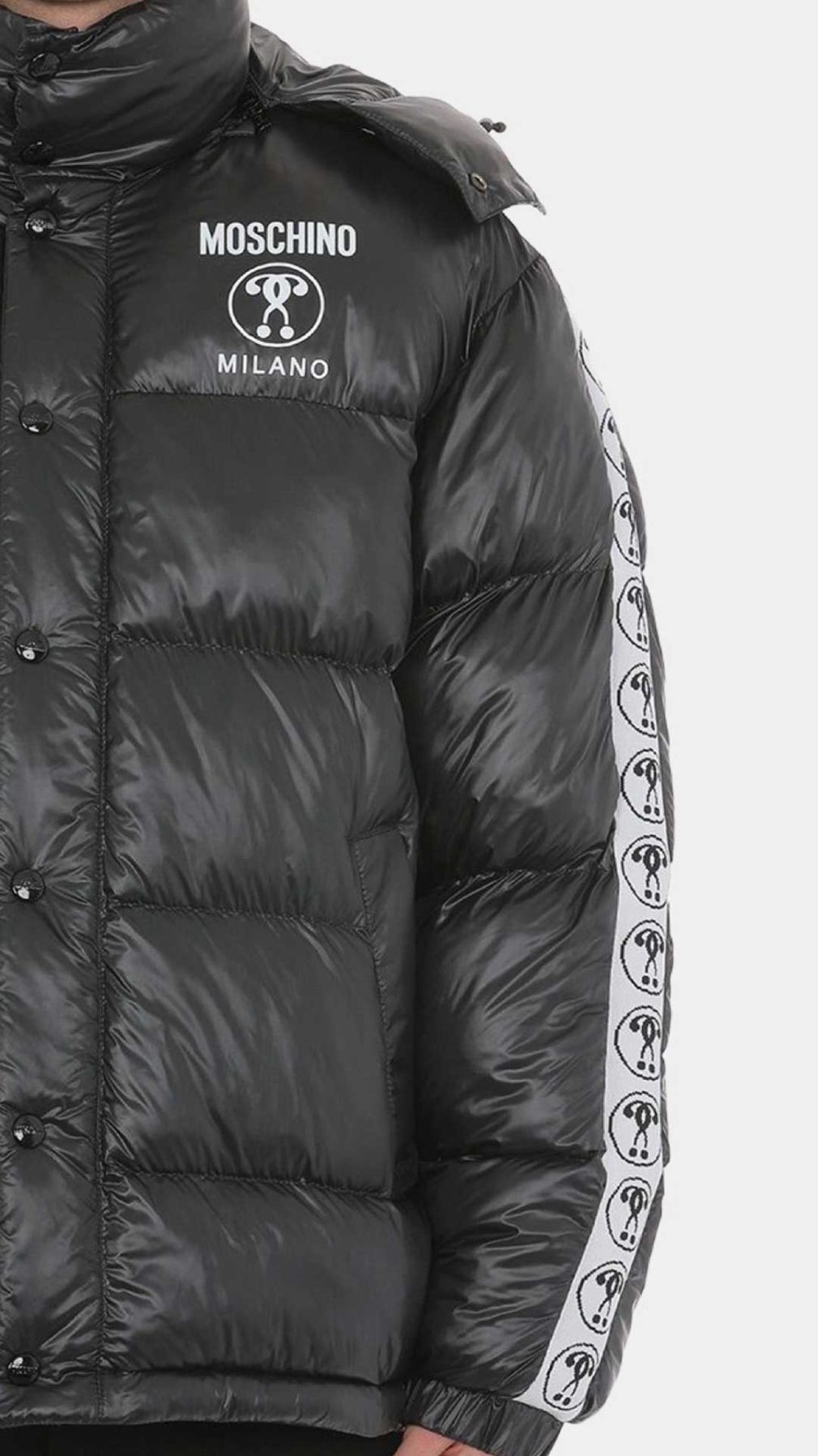 Chaqueta Moschino acolchada con bandas en mangas con logotipo