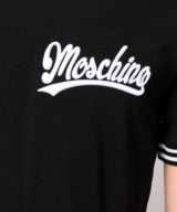 Camiseta Moschino con logo bordado