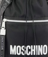 Mochila Moschino con logotipo en relieve