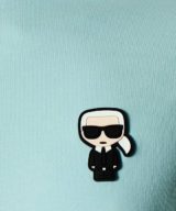 Camiseta azul claro Karl Lagerfeld con detalle de parche en el pecho engomado