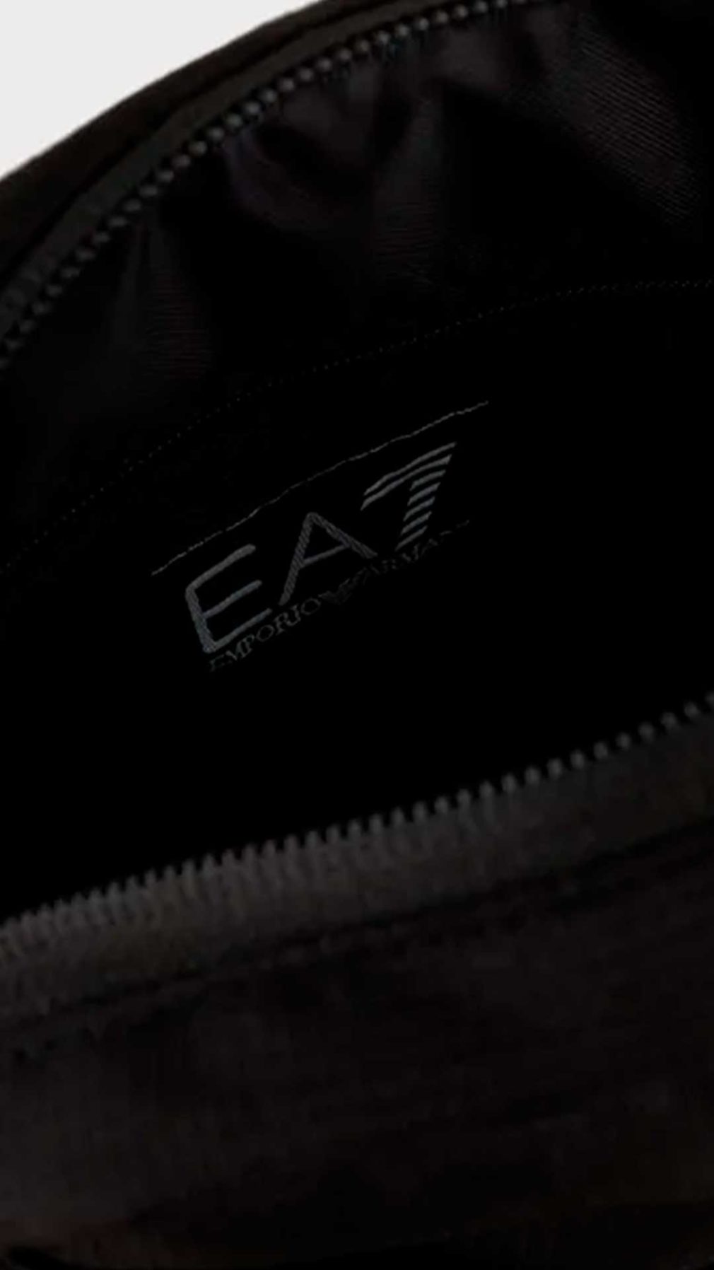 Bolso pequeño EA7 Emporio Armani en tejido técnico