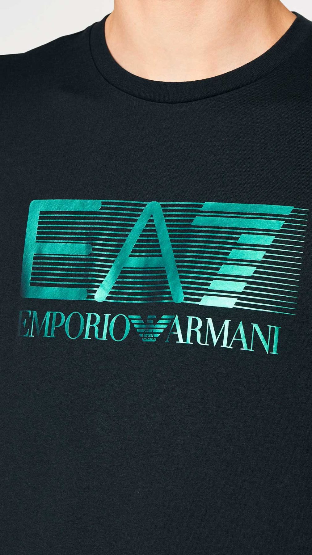 Camiseta Ea7 Emporio Armani  con logotipo metalizado