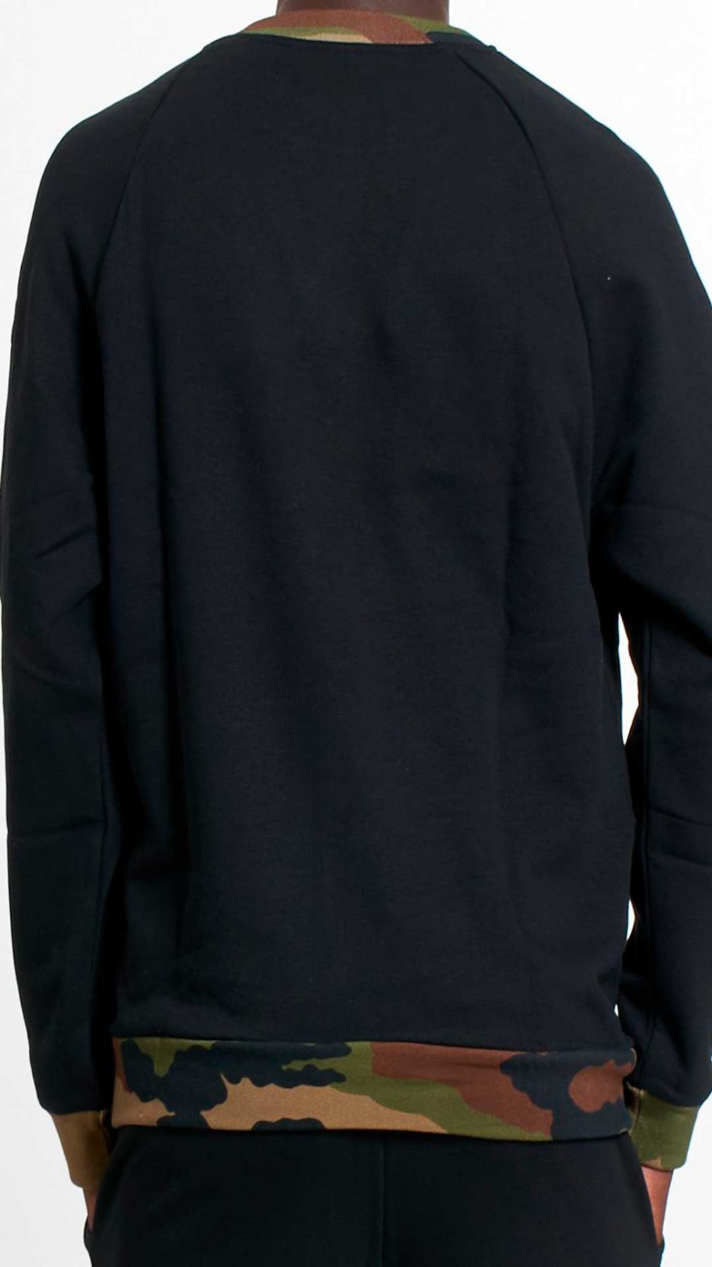 Sudadera Moschino con estampado camuflaje