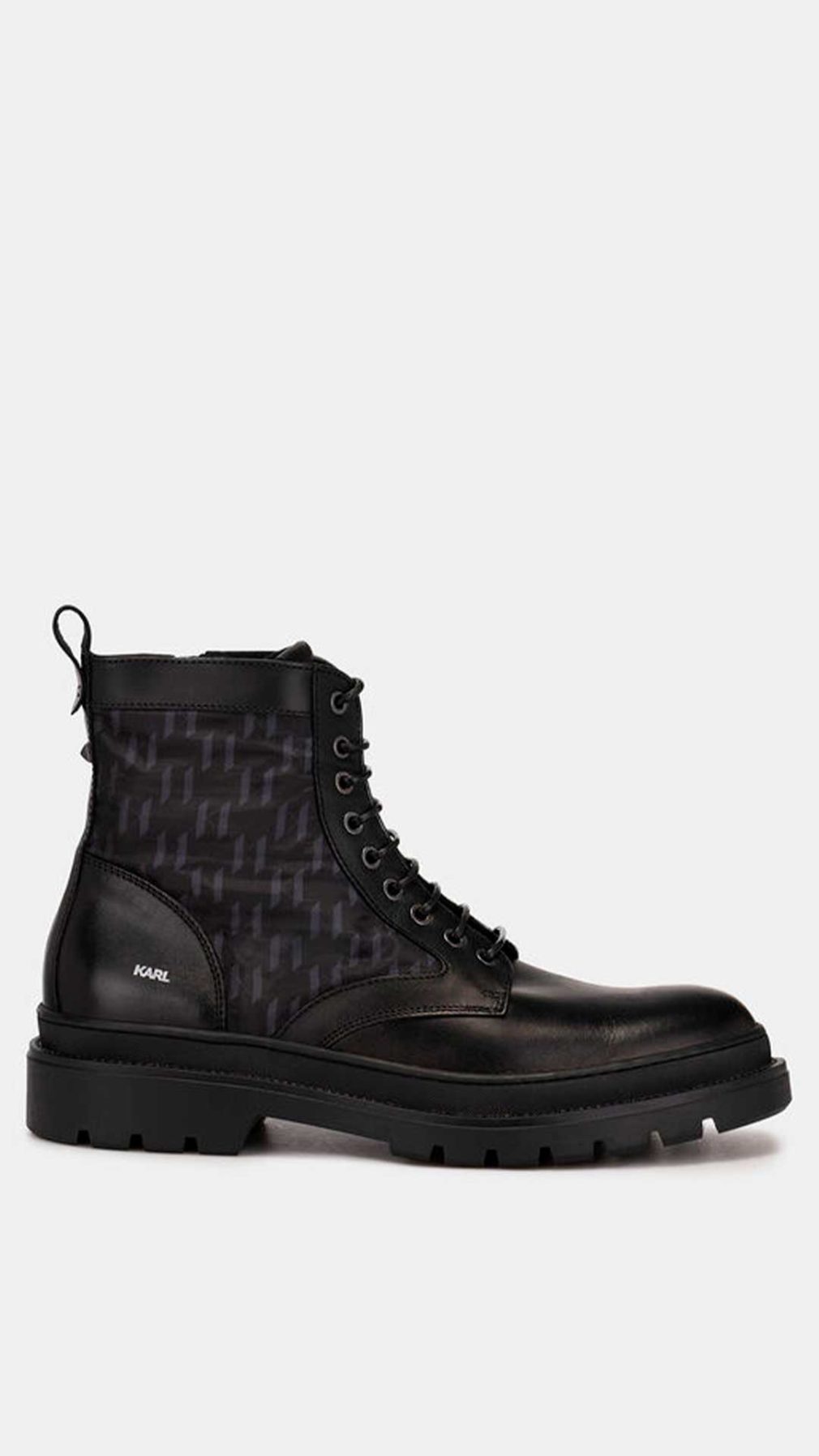 Bota Karl Lagerfeld Outland con estampado del logotipo