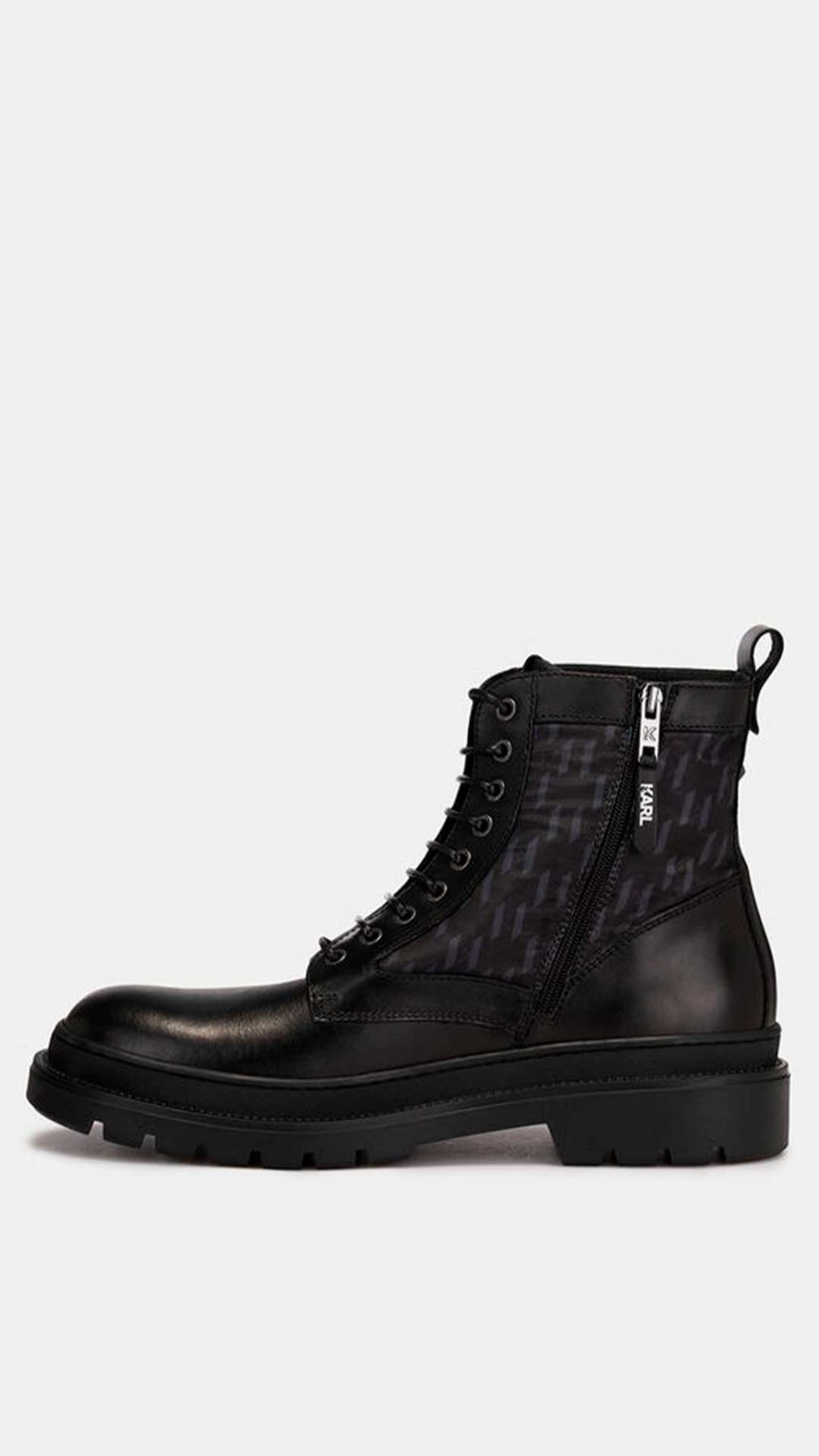 Bota Karl Lagerfeld Outland con estampado del logotipo