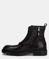 Bota Karl Lagerfeld Outland con estampado del logotipo