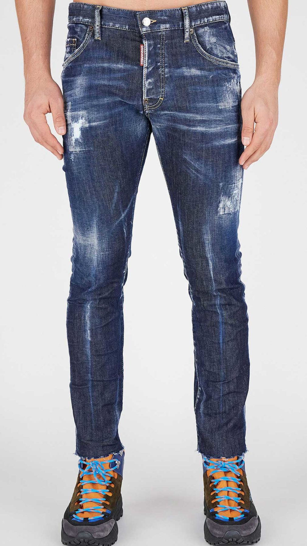Jeans Skater Dsquared2 con los bajos sin terminar