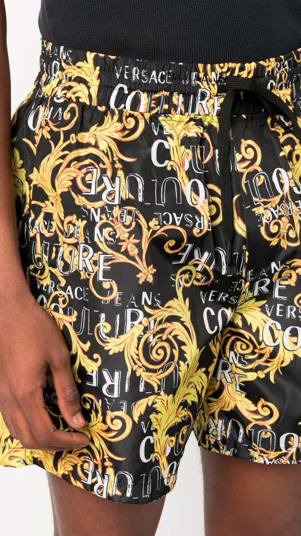 Pantalón corto Versace Jeans Couture con estampado Barroco