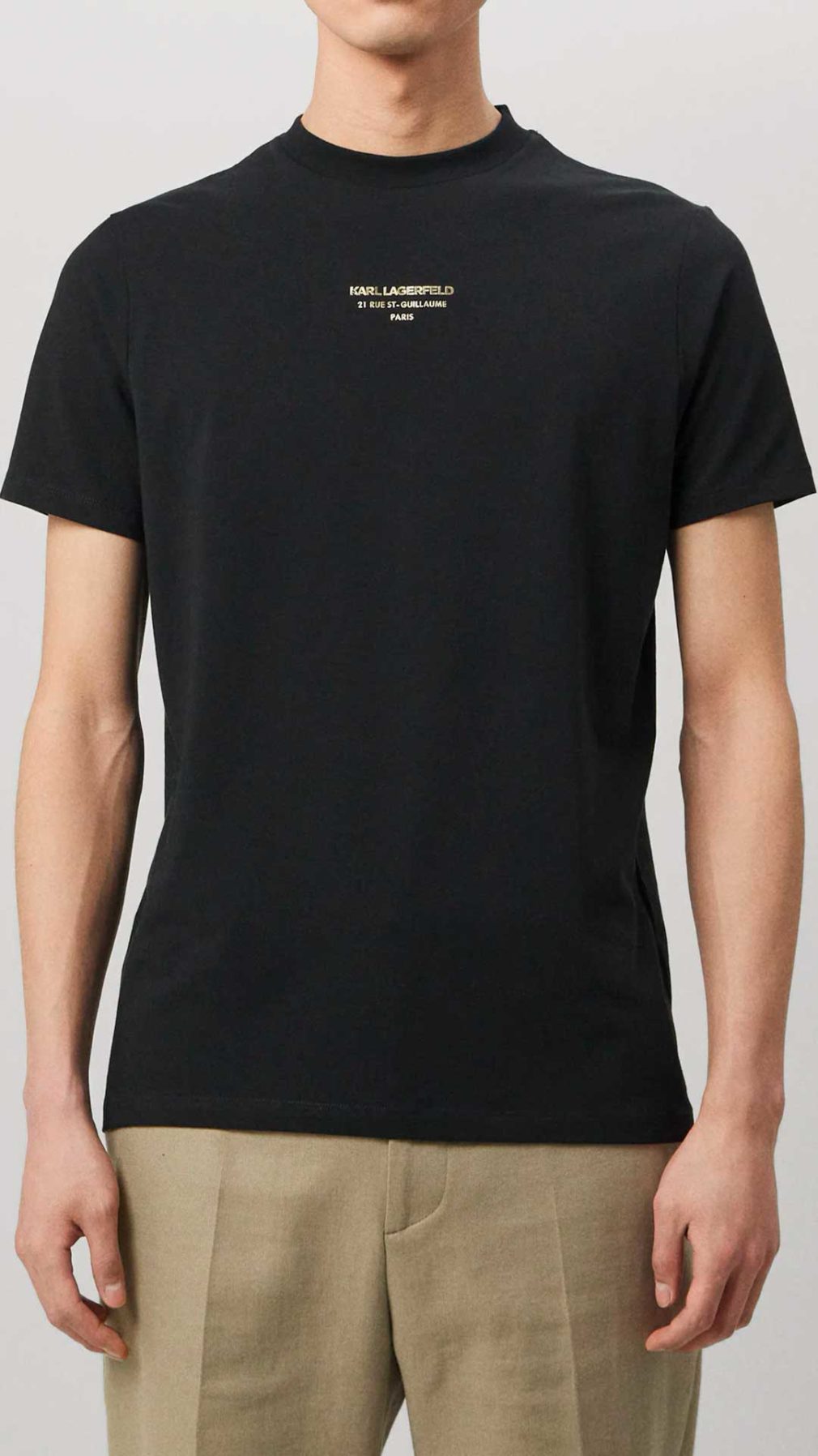 Camiseta Karl Lagerfeld con logotipo dorado