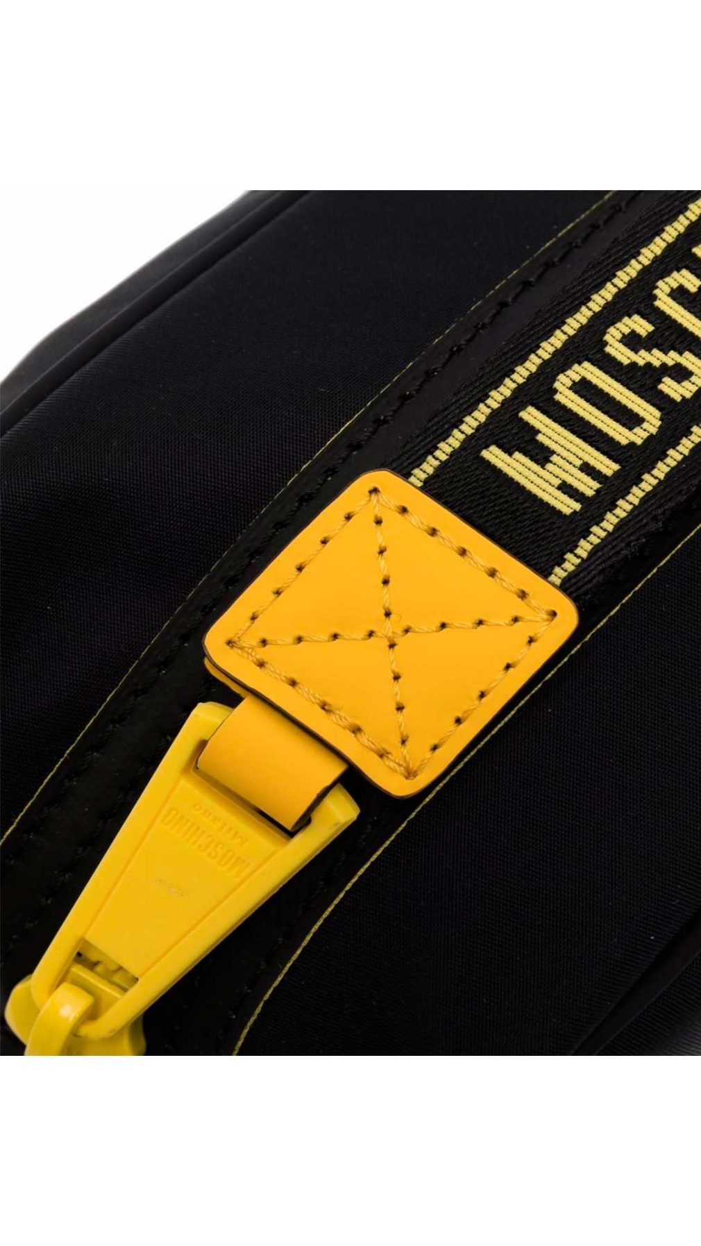 Bolso de mano Moschino con logotipo