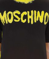 Camiseta Moschino con logo estampado de efecto pintado a mano