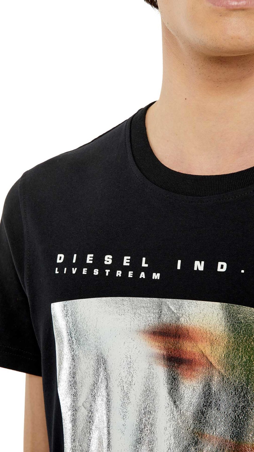 Camiseta Diesel con grafico cara borrosa