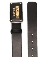 Cinturón Moschino con logotipo dorado