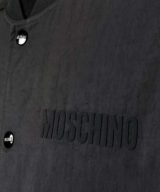 Chaqueta bomber Moschino con logotipo en relieve