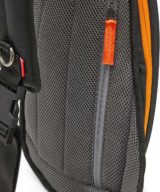 Bolso Diesel con logotipo D en relieve