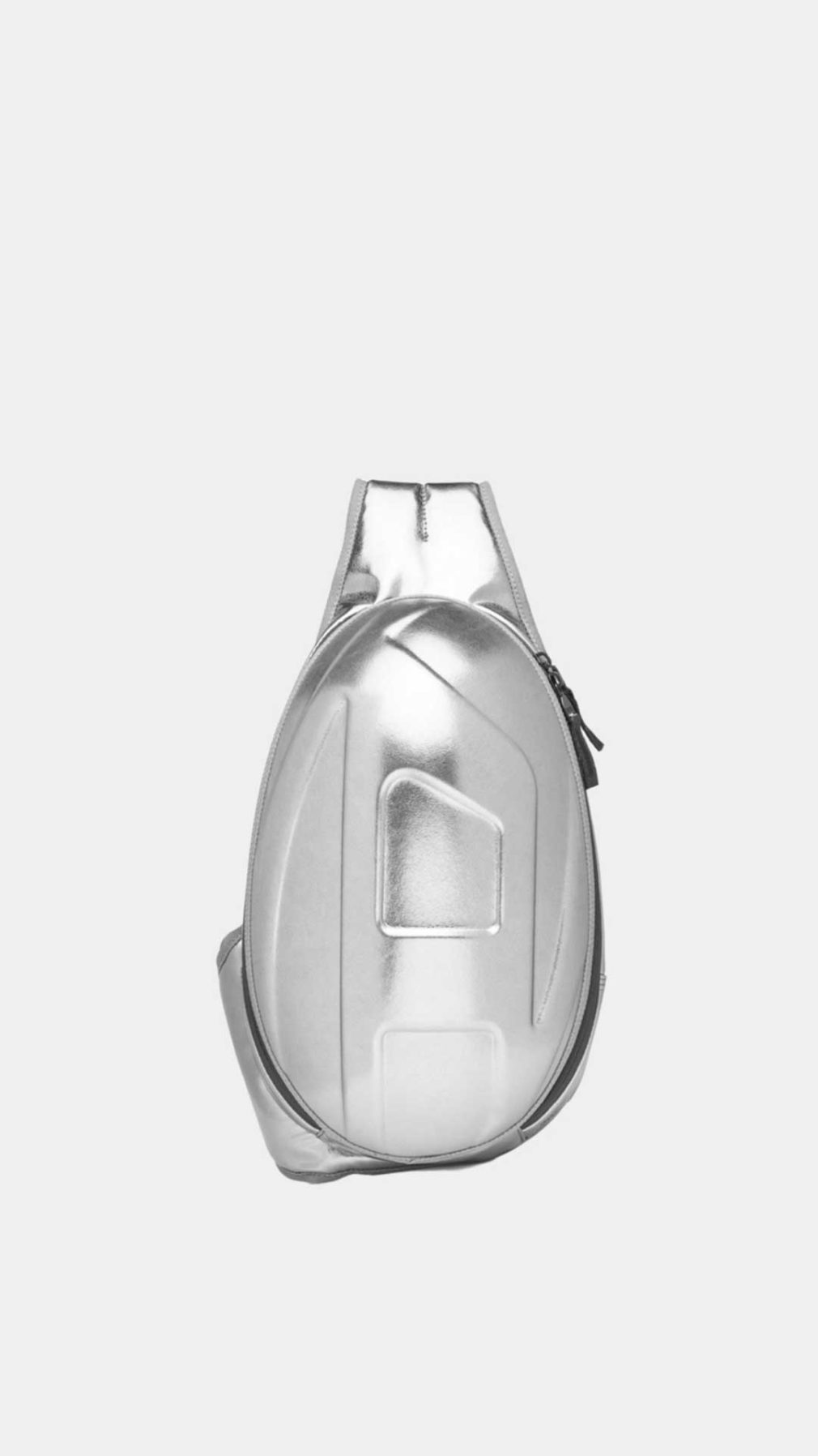 Bolso Diesel con logotipo D en relieve