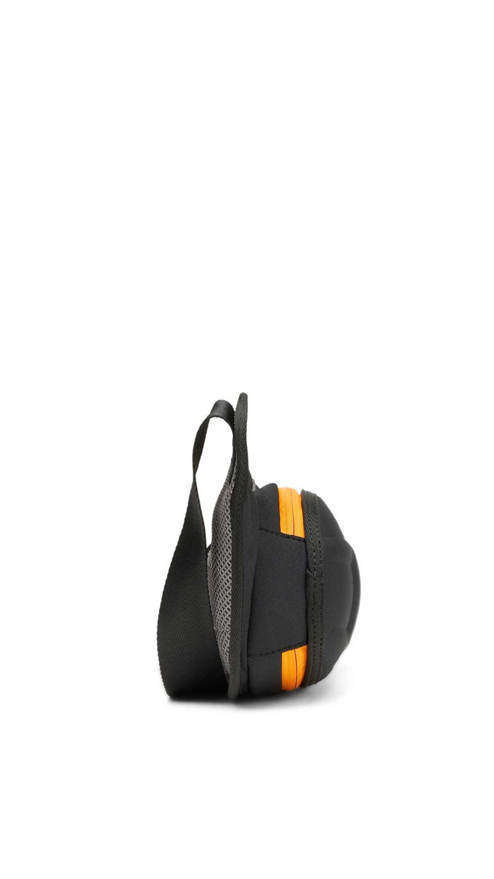 Riñonera Diesel con logotipo D en relieve