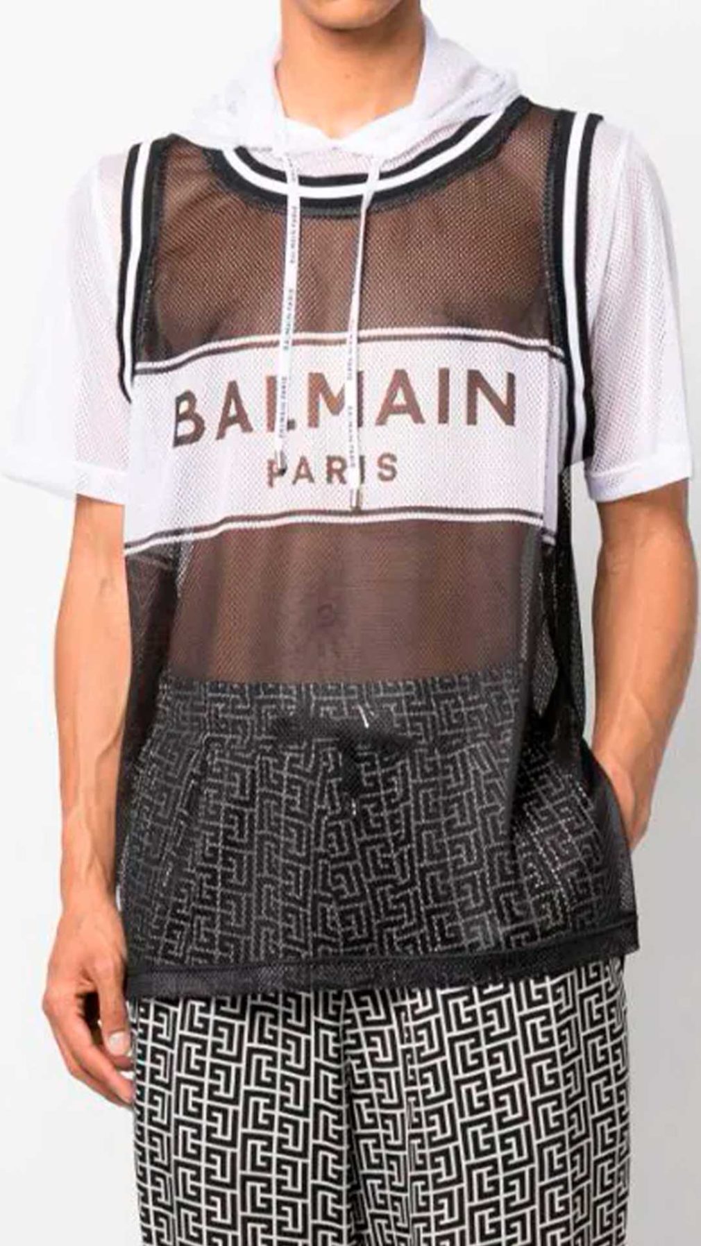 Camiseta Balmain con capucha y logo