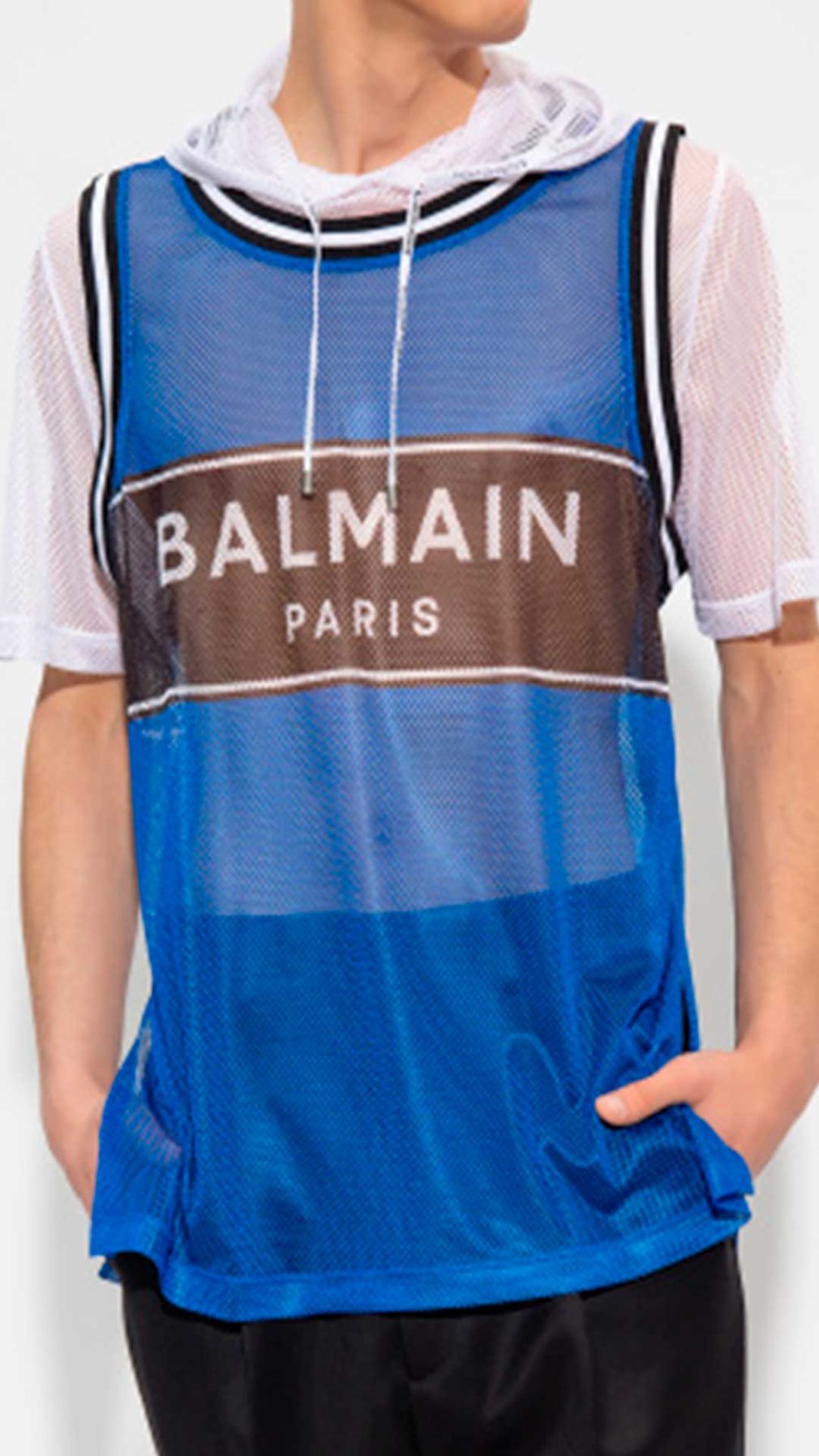 Camiseta Balmain con capucha y logo