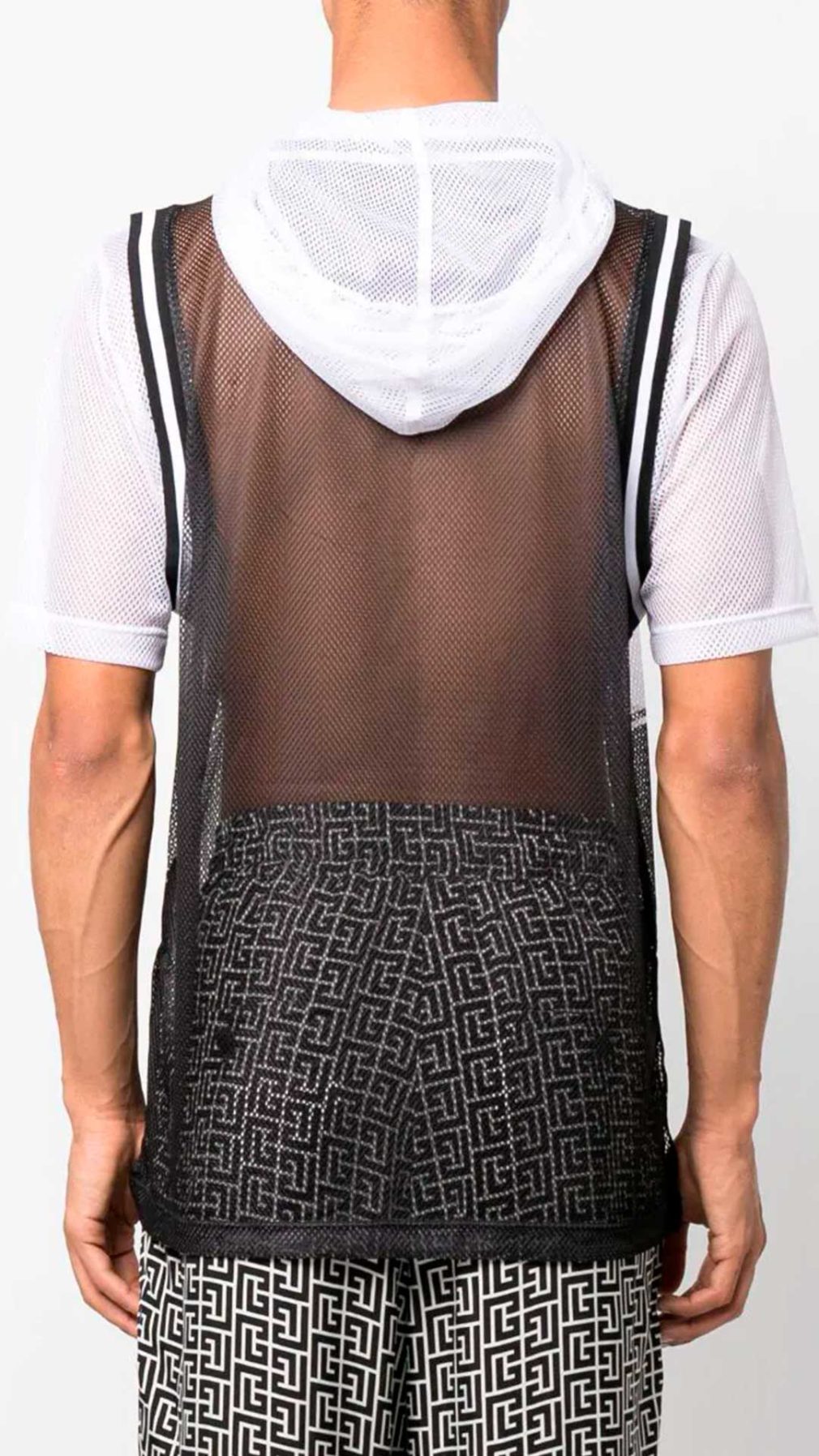 Camiseta Balmain con capucha y logo