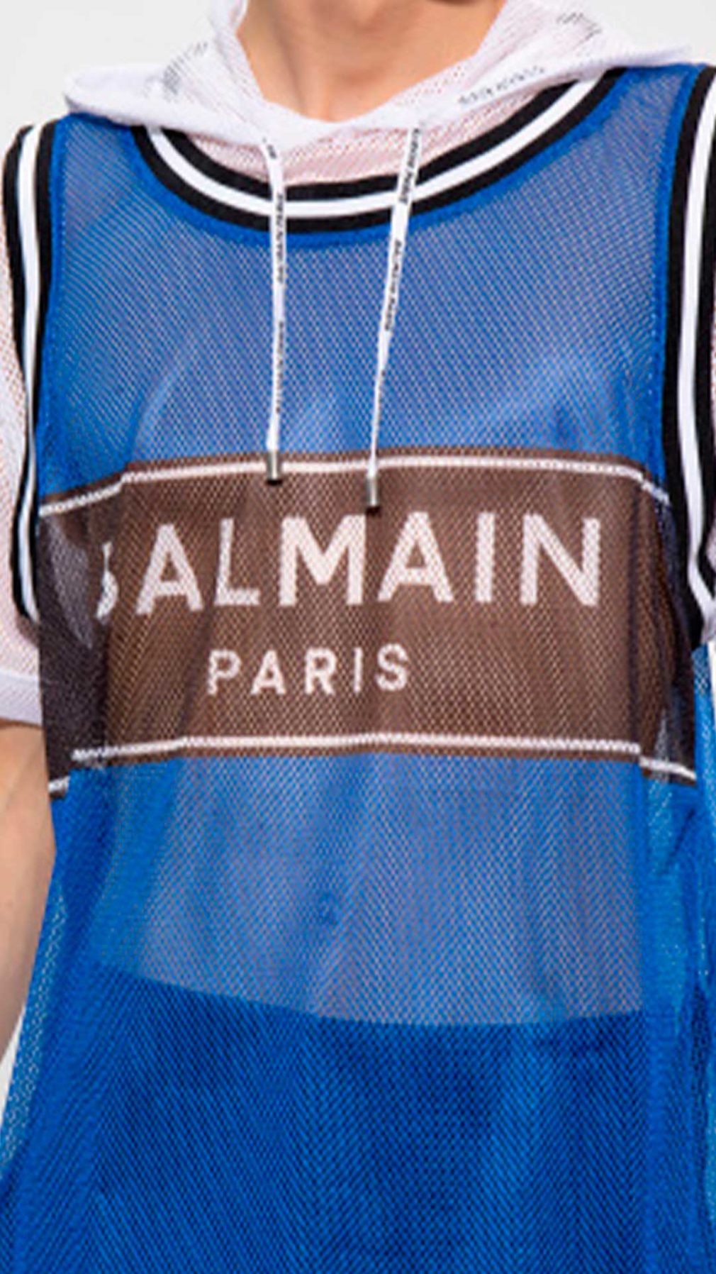 Camiseta Balmain con capucha y logo