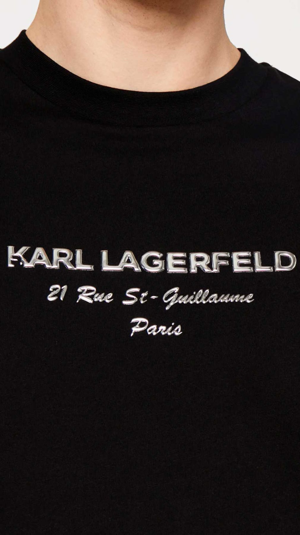 Camiseta Karl Lagerfeld con logotipo en plateado