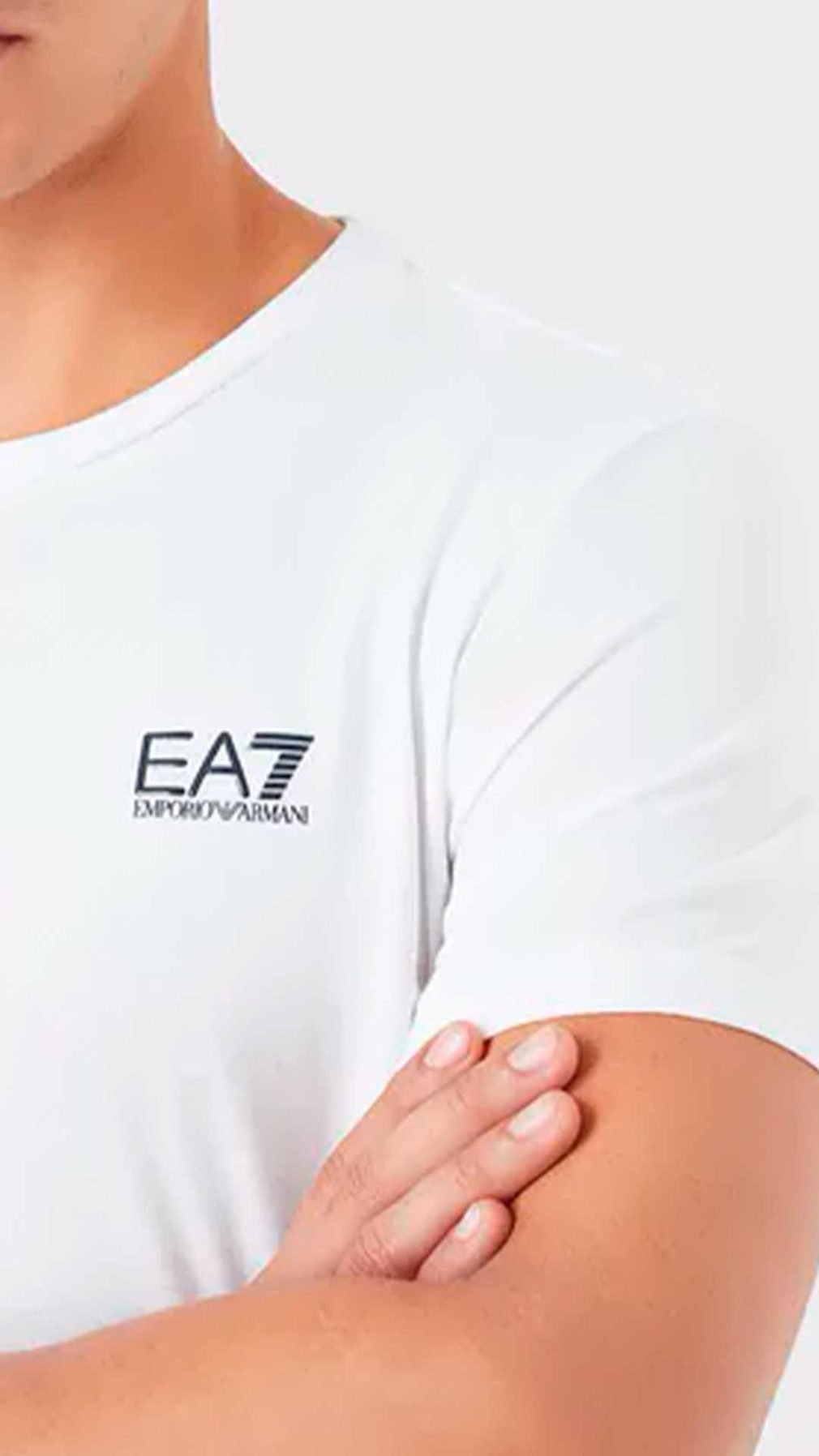 Camiseta EA7 Emporio Armani con logotipo